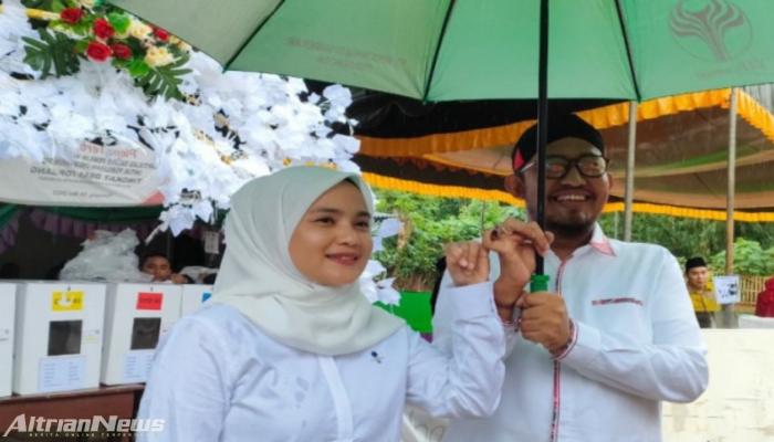Bupati Fauzi Wongsojudo Bersama Istri Tercinta Nia Kurnia Kompak Pergi Nyoblos Bersama di Pemilu 2024