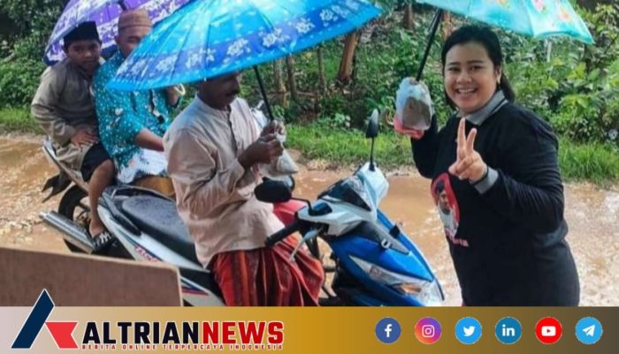 Aksi Jumat Berkah, Relawan Pro Fauzi Bagikan Nasi Bungkus dan Es Teh di Tengah Gerimis, Kampanyekan Pilkada Sumenep 2024