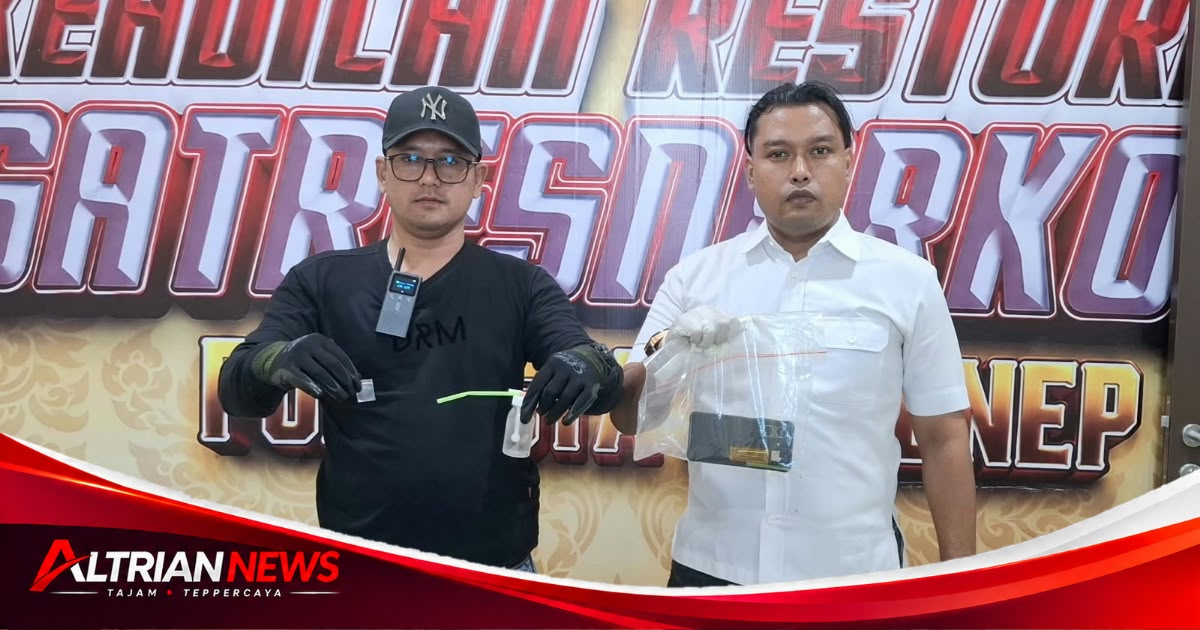 Satresnarkoba Polresta Sumenep mengamankan barang bukti dugaan sabu dalam pengungkapan kasus narkotika di Kecamatan Manding.